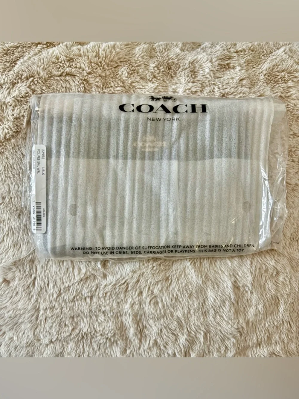 NEW Coach Black Crossgrain Leather Small Zip Top Wristlet Pouch - Picture 3 of 12